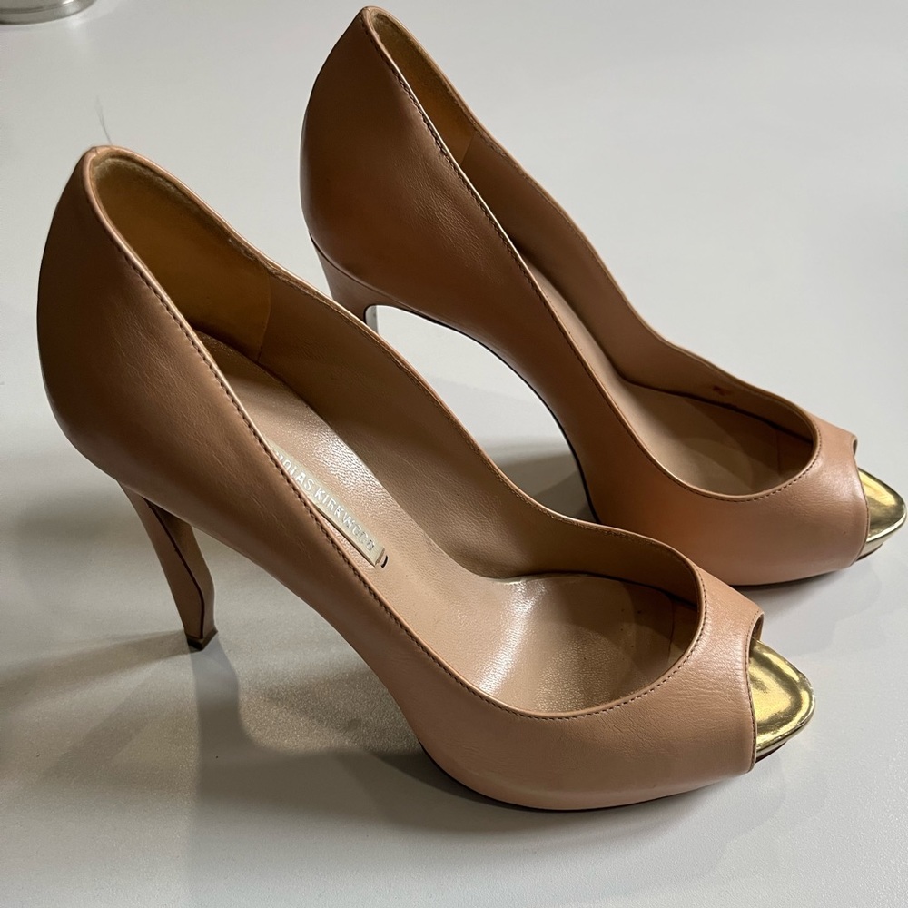 Nicholas Kirkwood Open toe pumps